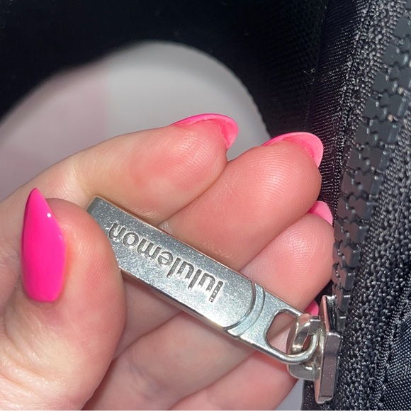 Lululemon Everywhere Belt Bag 1L - Picture 7 of 16